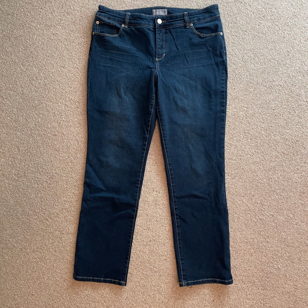 CHICO’S So Slimming Jeans Size 2 Short